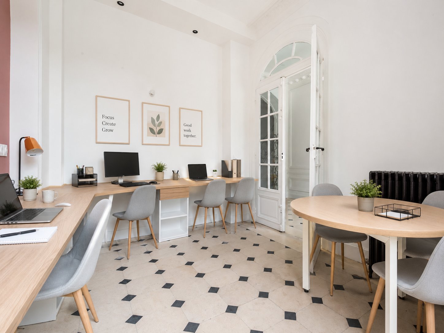Espace séminaire — bureaux partagés et coin réunion