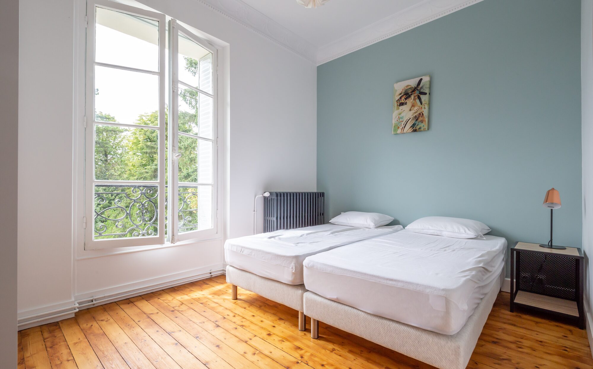 Chambre twin — tons vert sauge